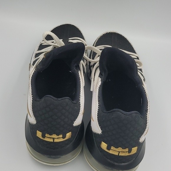 💥Host Pick 💥LeBron James Nike Air Max sneakers Sz 12 CD5007-101 - Picture 7 of 9